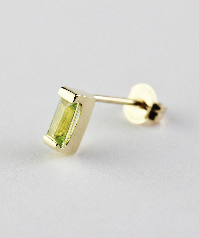 トゥー プライ 605 ペリドット バケットカット 華奢ピアス 18金,two ply  Precious Stone Peridot Stud Earrings K18