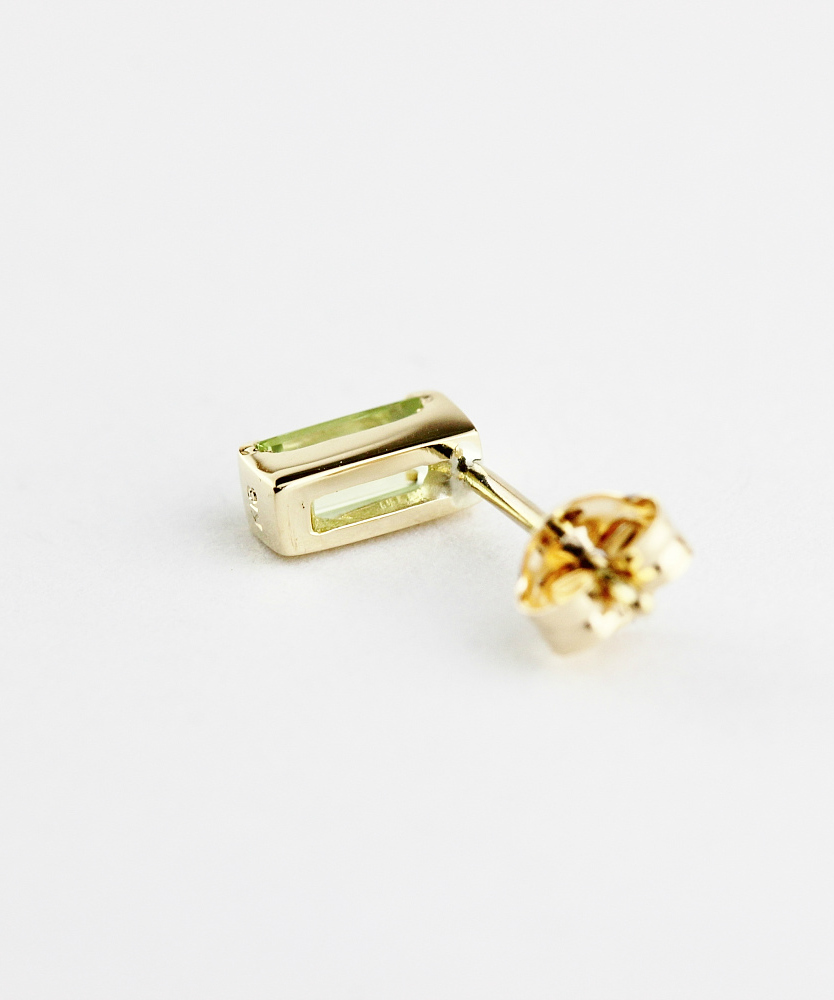 トゥー プライ 605 ペリドット バケットカット 華奢ピアス 18金,two ply  Precious Stone Peridot Stud Earrings K18