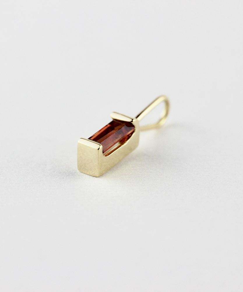トゥー プライ 607 ガーネット バケットカット 華奢チャーム ペンダントトップ 18金,two ply  Precious Stone Garnet Charm K18