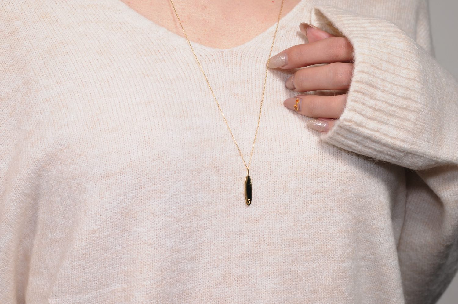 トゥー プライ 620 パーソナライズ イニシャル ナンバー オーバル バー チャーム 18金,two ply Personalized Oval Bar Charm K18