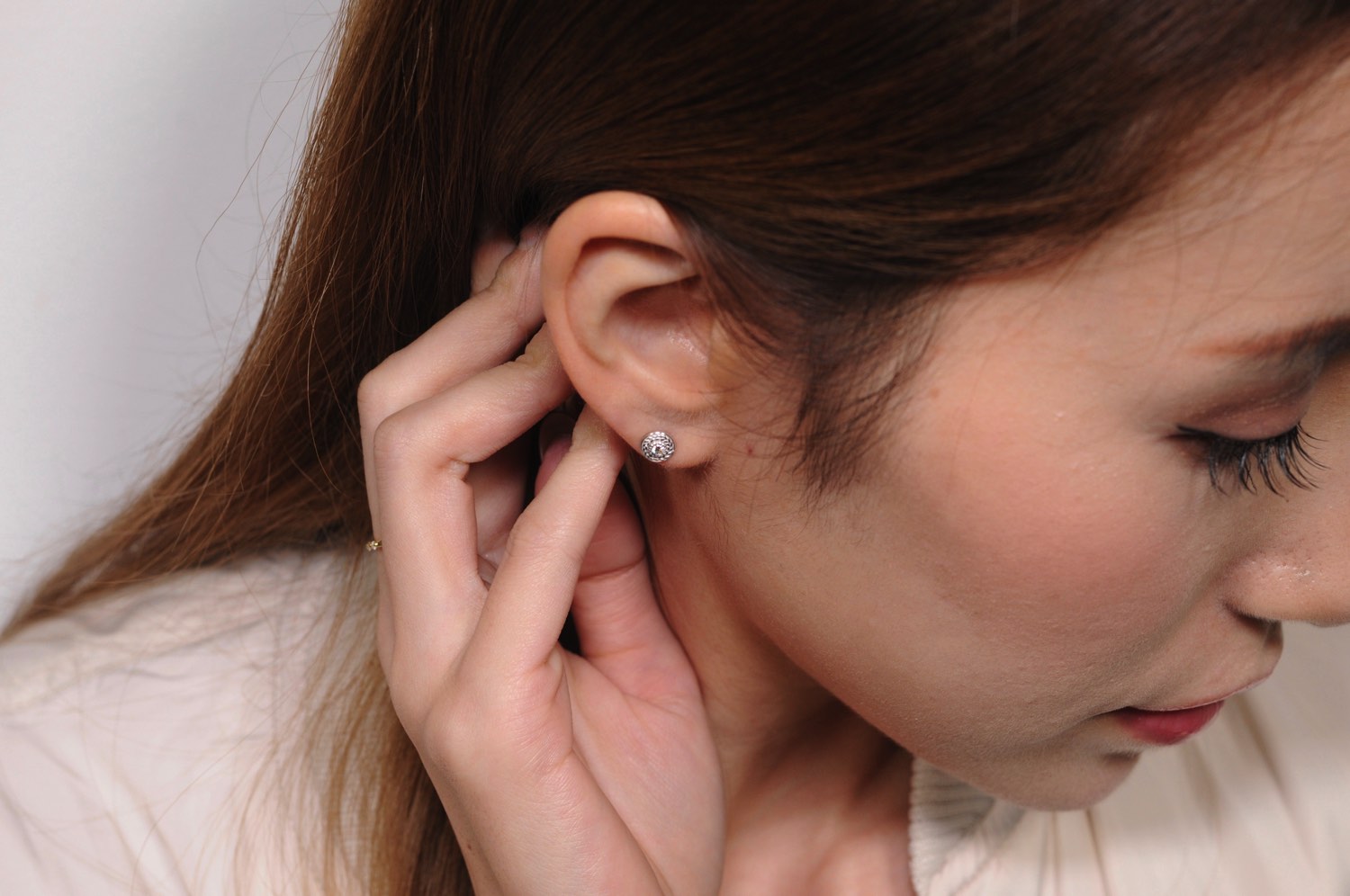 トゥー プライ 635 ラジアル パターン 一粒ダイヤモンド スタッドピアス 18金,two ply Radial Pattern Diamond Stud Earrings K18