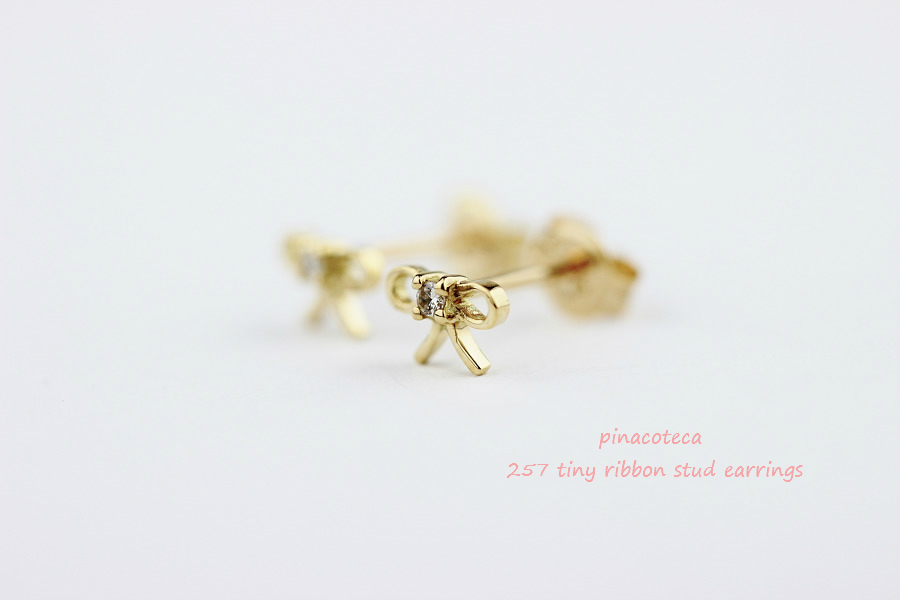 ピナコテーカ 257 タイニー リボン スタッド ピアス 18金,pinacoteca Tiny Ribbon Stud Earrings K18