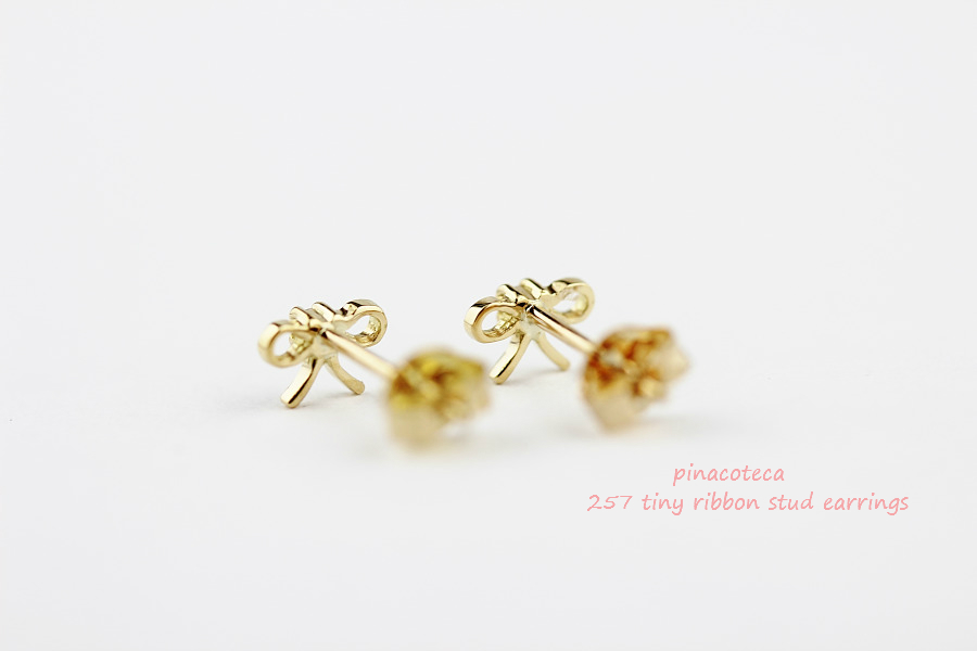 ピナコテーカ 257 タイニー リボン スタッド ピアス 18金,pinacoteca Tiny Ribbon Stud Earrings K18