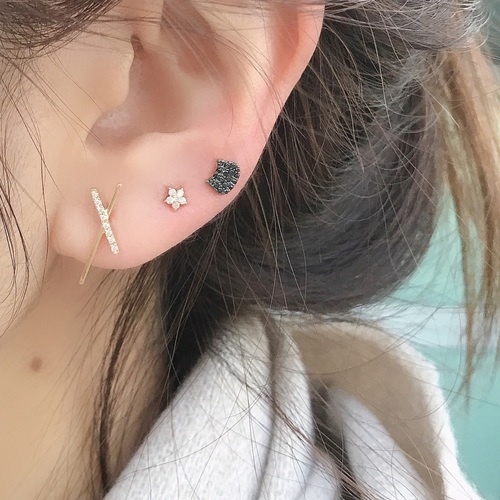 les desseins de DIEU 982 Tilted Cross Diamond Stud Earring K18YG(レ デッサン ドゥ  デュー ティルティド クロス ダイヤモンド スタッド ピアス)