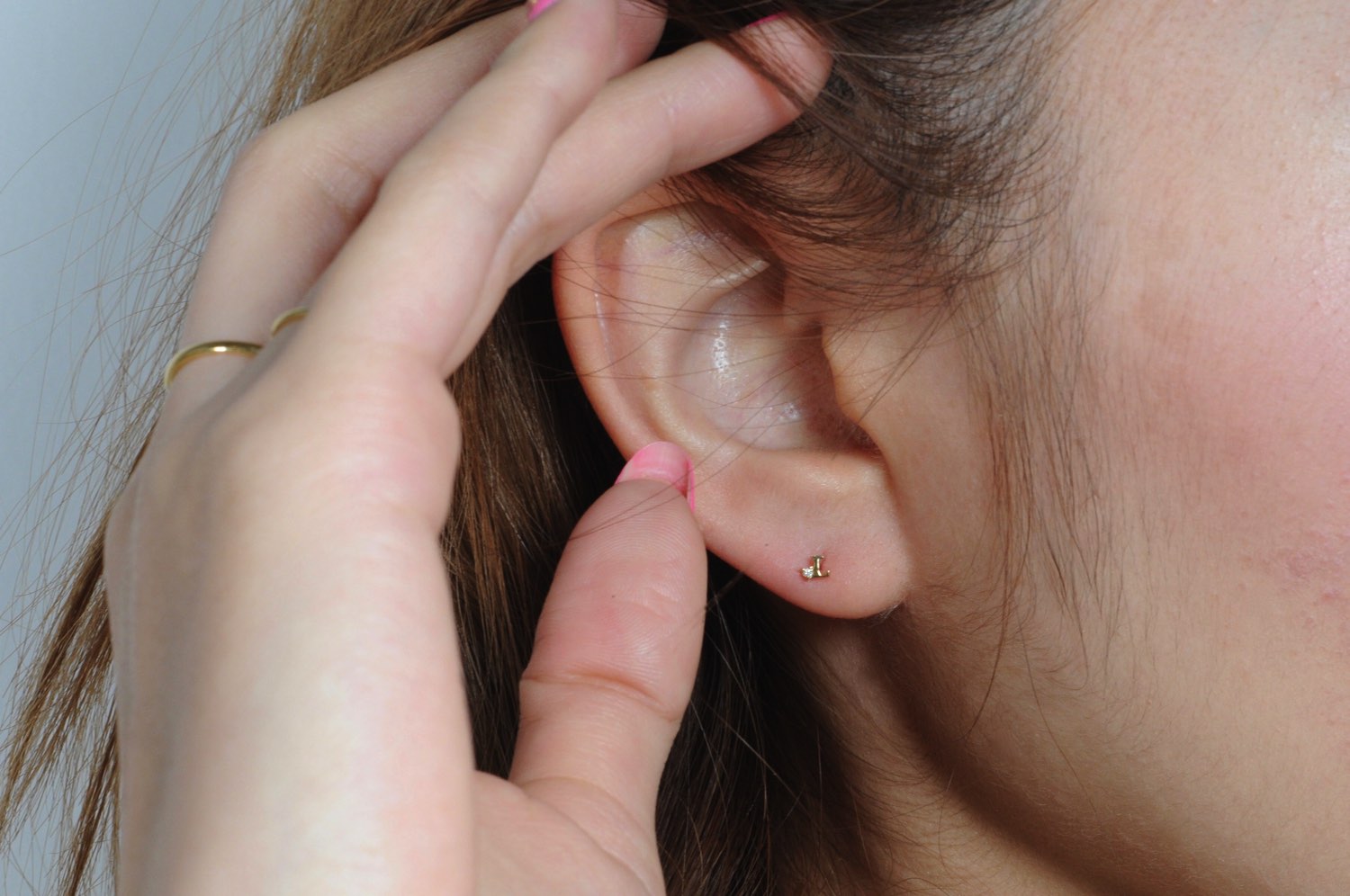 ピナコテーカ 346 タイニー イニシャル スタッド ピアス 18金 片耳,pinacoteca Tiny Initial Stud Earrings K18