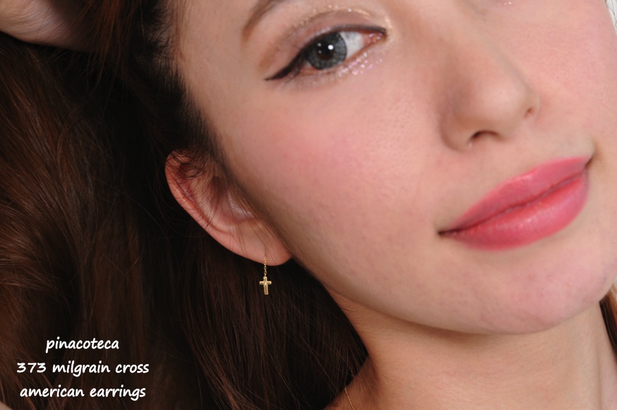 ピナコテーカ 373 ミル打ち クロス アメリカン 華奢ピアス 18金,pinacoteca Tiny Milgrain Cross American Earrings K18