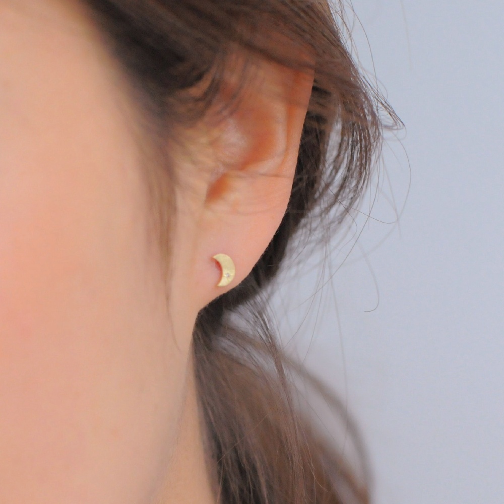 ピナコテーカ 636 月 ムーン ダイヤモンド 華奢 スタッド ピアス 18金,pinacoteca Crescent Diamond Stud Earrings K18