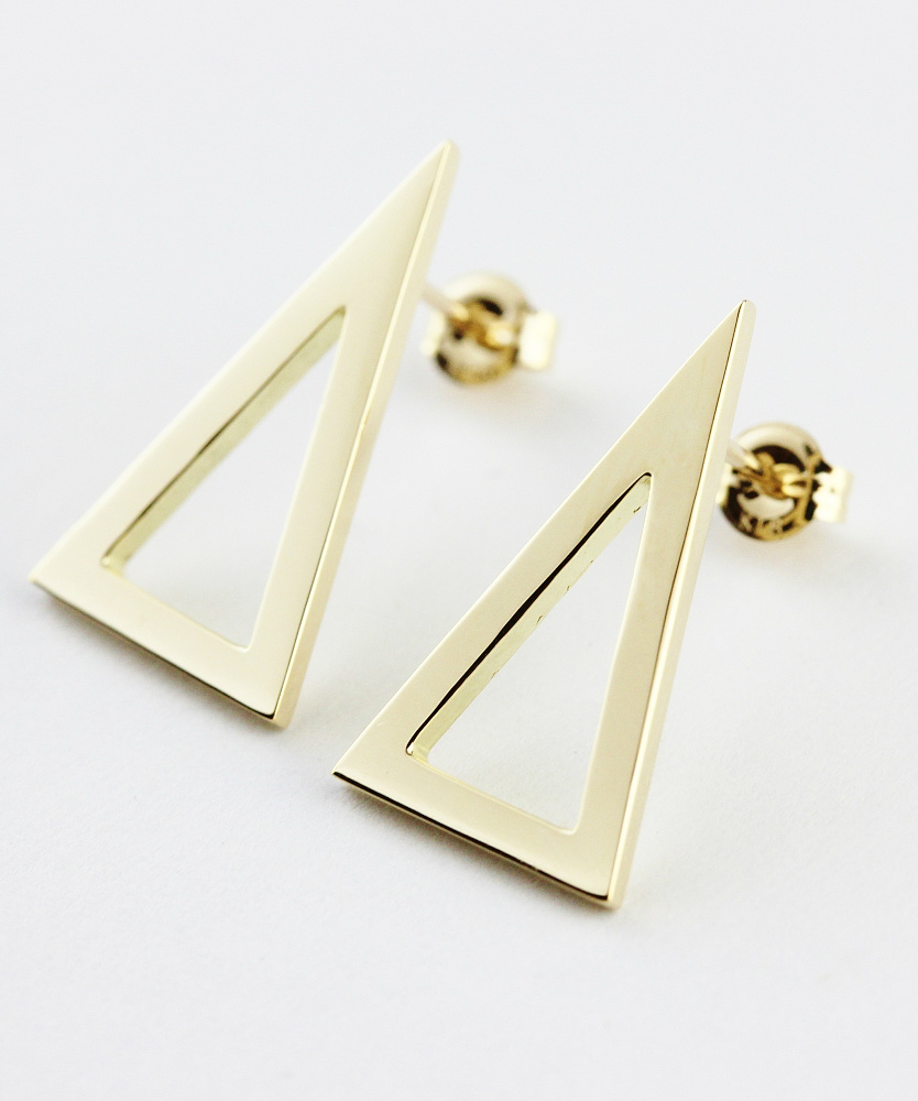 ピナコテーカ 715 シャイン 二等辺三角形 トライアングル 華奢ピアス 18金,pinacoteca Shine Isosceles Triangle Stud Earrings K18