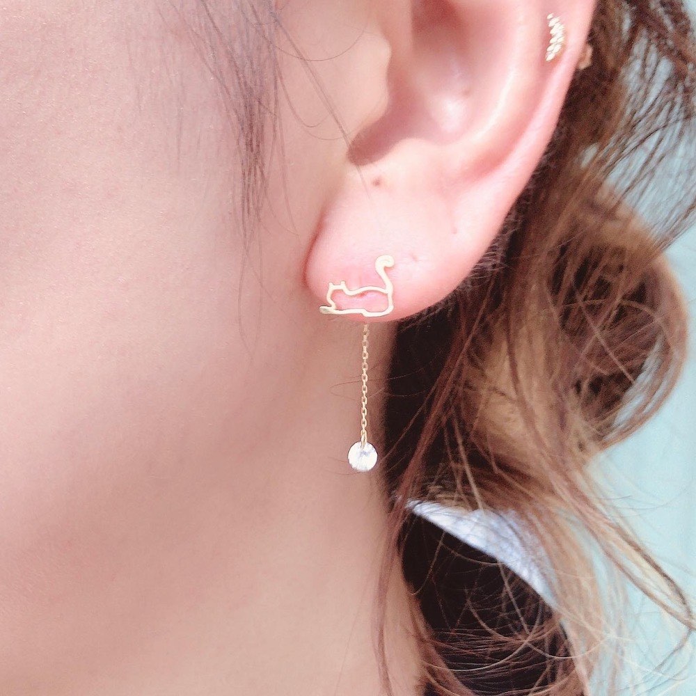 ピナコテーカ 735 猫 ピアス 子猫 華奢ピアス フレンドリー キャット ピアス 18金,pinacoteca Friendly Cat Silhouette Stud Earring K18